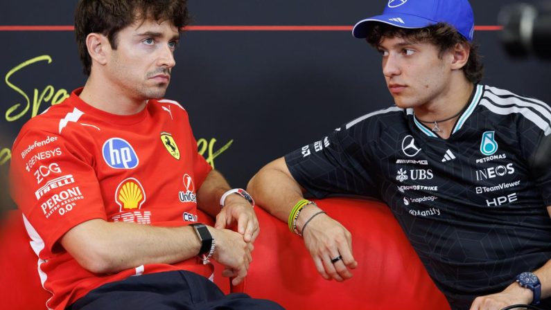 Leclerc: “Se la Ferrari non vincesse il titolo, sarei contento lo vincesse Antonelli, mi rivedo in lui’