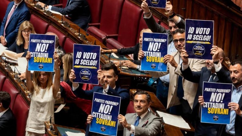 Bocciato emendamento dei ‘vannacciani’ su preferenze. Opposizioni: “Maggioranza non c’è più, fermatevi”