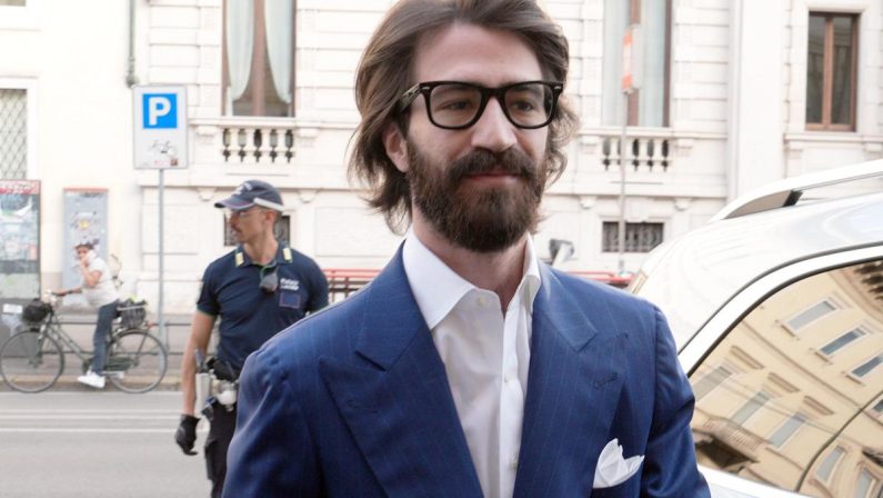 Milano, tribunale: Leonardo Maria Del Vecchio deve consegnare la figlia alla madre entro il 28 luglio