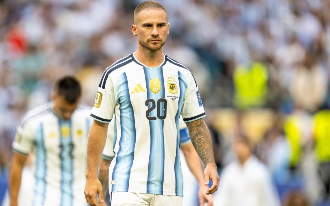 Mondiali, caos nel finale di Argentina-Capo Verde e proteste per rigore non dato: cos’è successo