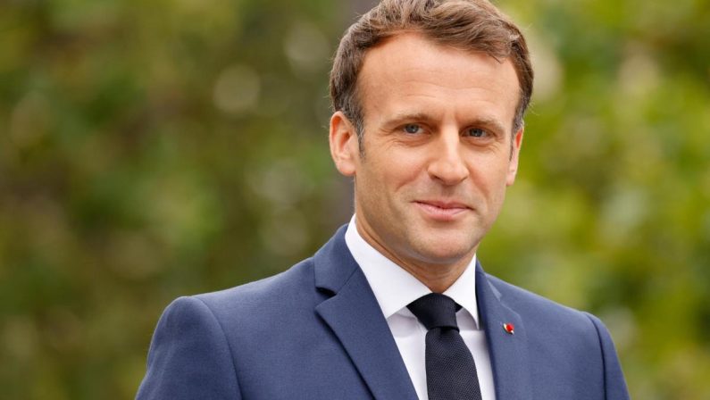Siria, transizione e sfide del dopo-Assad: due bombe nel giorno di Macron da al-Shaara