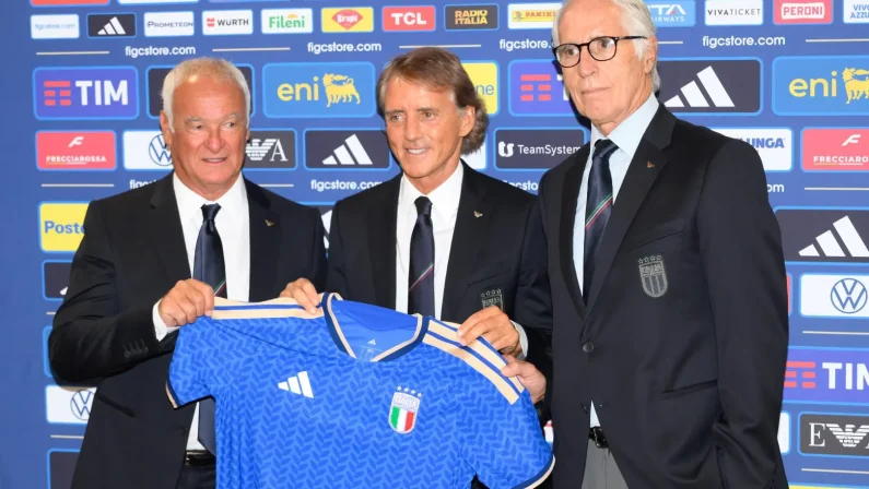 La Nazionale riparte da Mancini: “Dispiaciuto per quanto accaduto tre anni fa, cercherò di farmi perdonare”. Ranieri “Per me è il coronamento della carriera”