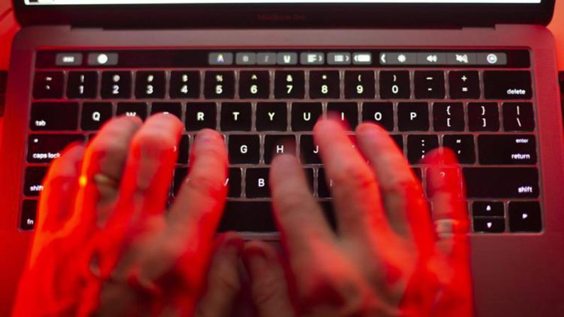 Pianificavano in chat stupri a mogli e compagne, 57 arresti in tutta Europa