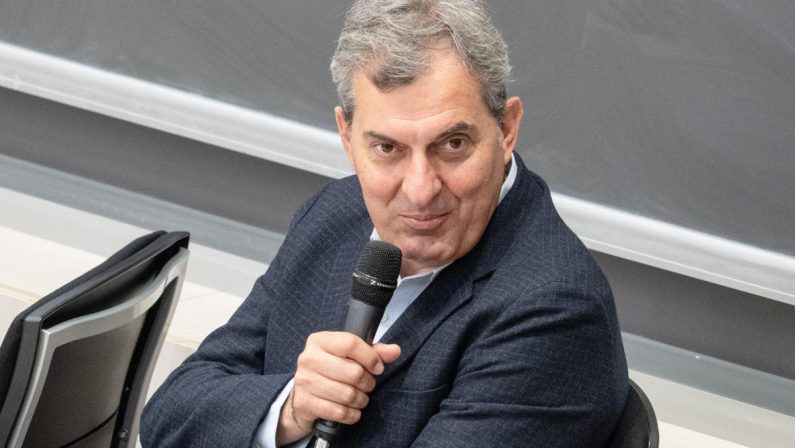 Milano, Mario Calabresi valuta candidatura a sindaco: “Mi piacerebbe fare la mia parte”