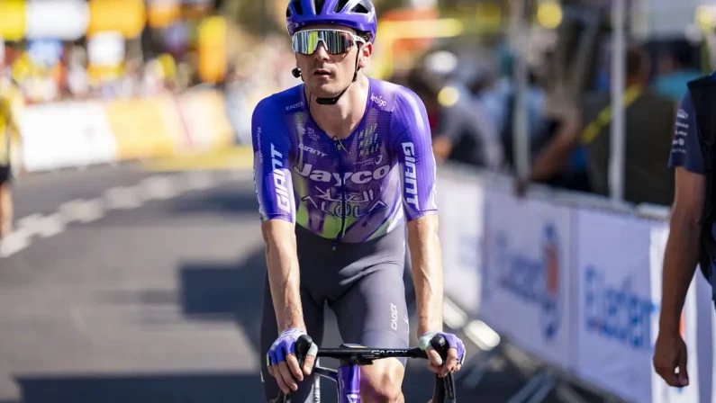 A Schmid la tredicesima tappa del Tour de France, Pogacar rimane in giallo