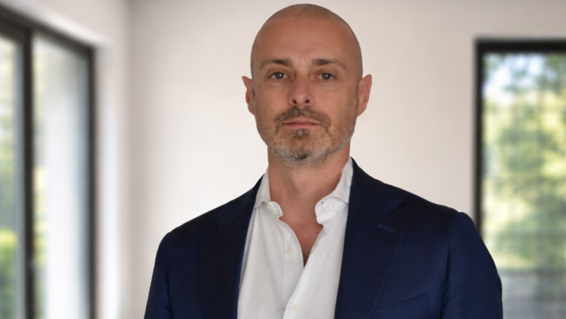 Sanità: “Dentisti a 50mila euro lordi l’anno, leasing e concorrenza mettono in crisi gli studi”
