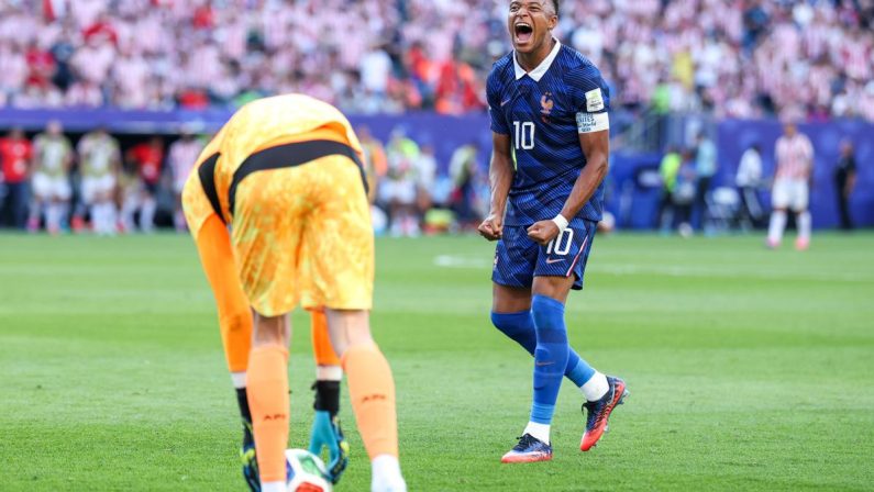 Francia-Paraguay 1-0, la sintesi di Mbappé: “Abbiamo messo le mani nella m…”