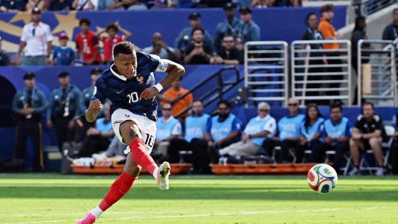 Mondiali, un gol annullato e due pali: Francia ‘folle’ contro Svezia