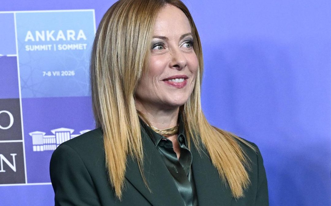 Meloni: “Rispettiamo impegni Nato ma stabiliamo noi priorità”. Su Trump: “Non mi pento di nulla”