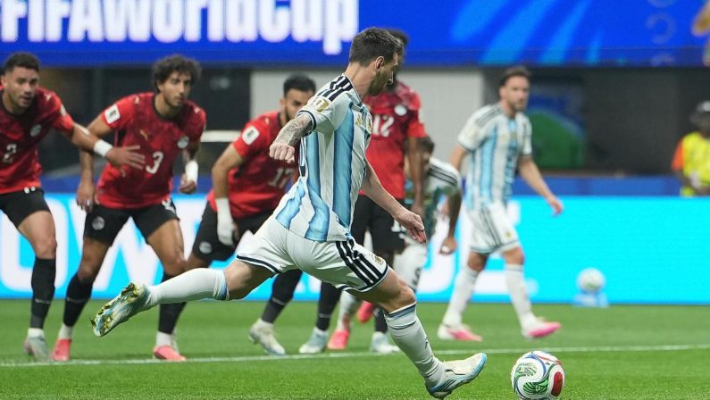 Argentina, Messi furioso dopo rigore sbagliato: “Ho deluso tutti”
