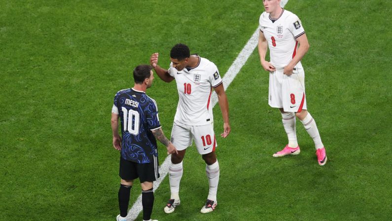 Inghilterra-Argentina, lite tra Messi e Bellingham: rissa in campo