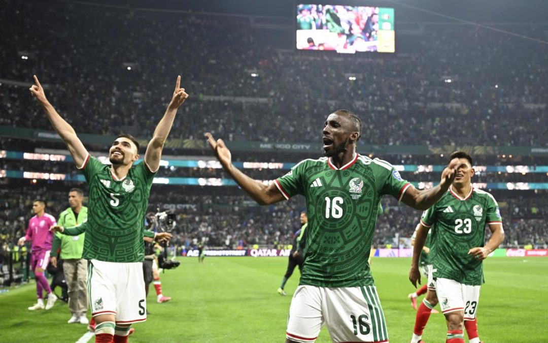 Mondiali, Messico agli ottavi: Ecuador dominato 2-0
