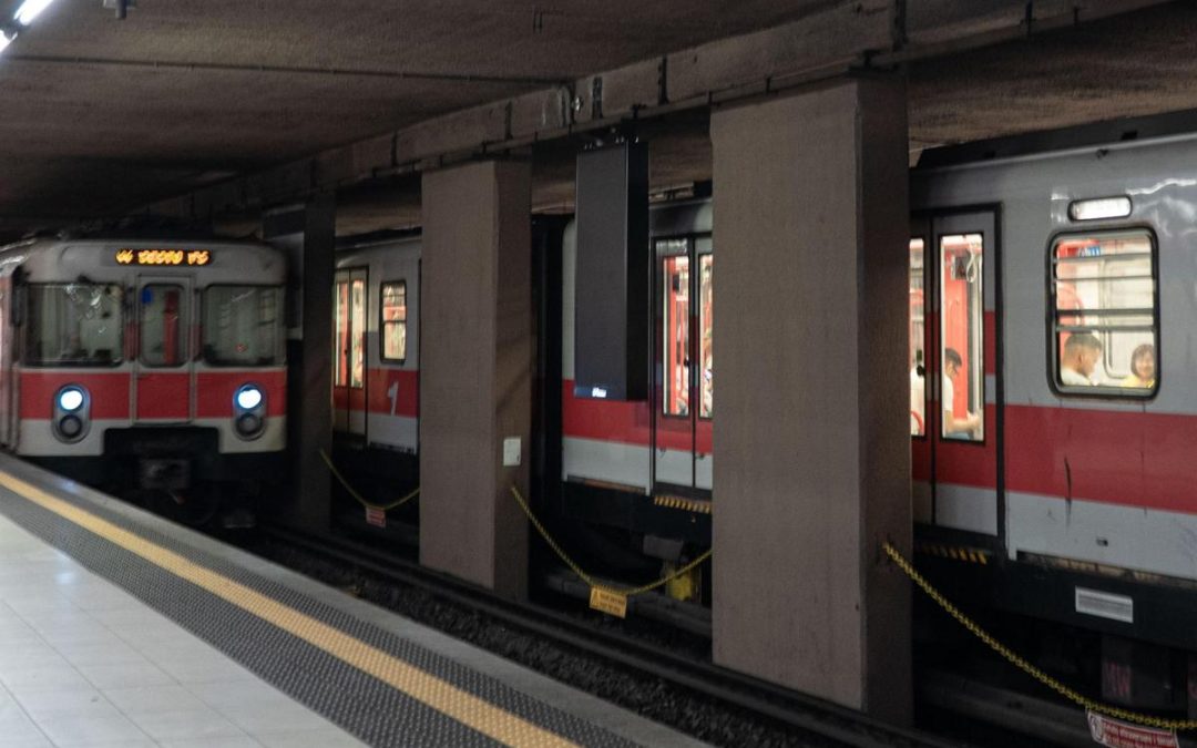Ragazza sfregiata con il coltello in metro a Milano, Saidi resta in carcere