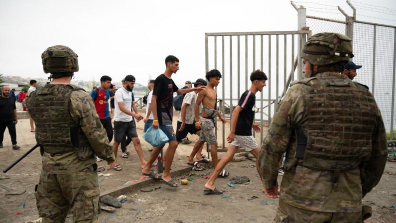 Ceuta, Italia sospende Schengen con Spagna: chiuse frontiere marittime e aeree