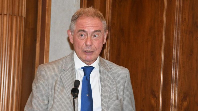 Mare, Urso: “Italia leader nella filiera underwater, suo valore 3,5 miliardi”