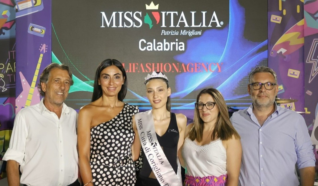 Schiavonea, Miss Italia Calabria ha incoronato Miss Città di Corigliano-Rossano 2026
