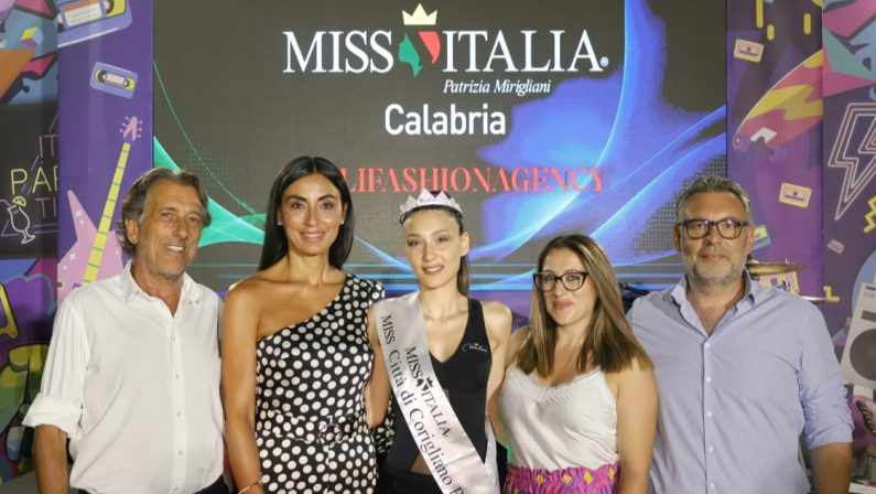 Schiavonea, Miss Italia Calabria ha incoronato Miss Città di Corigliano-Rossano 2026