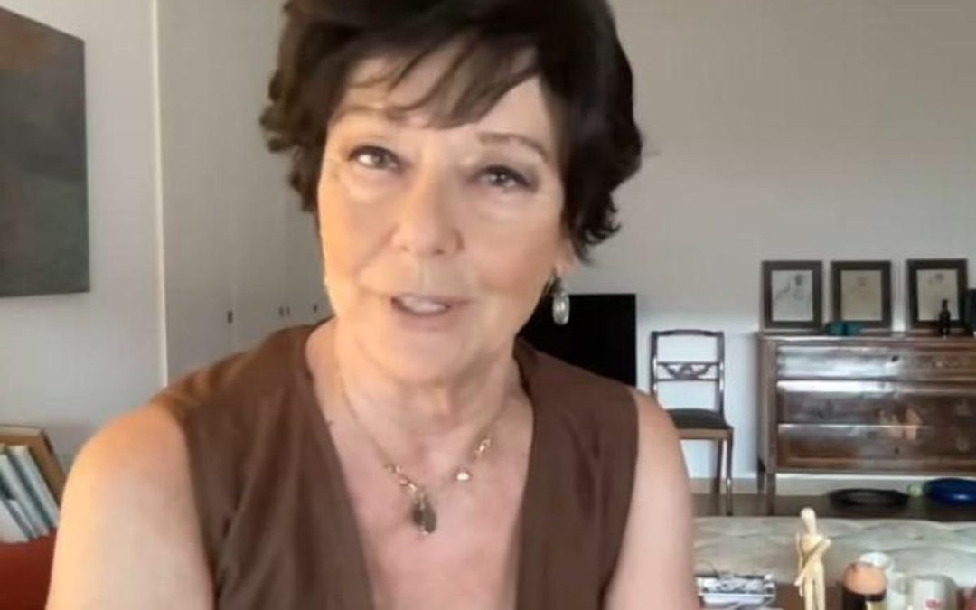 Monica Guerritore, la confessione: “Ho finito oggi la chemio, l’amore è tutto in questi momenti”