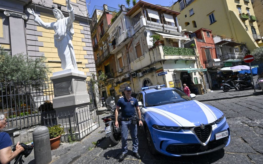 Sparatoria a Napoli nel quartiere Montesanto, fermate tre persone
