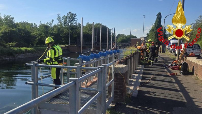 Milano, si tuffa in Canale Villoresi e muore: recuperato corpo 25enne