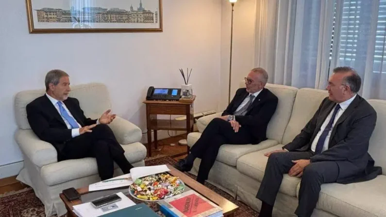Ricostruzione a Ischia, vertice a Roma tra il ministro Musumeci e il commissario straordinario Feola