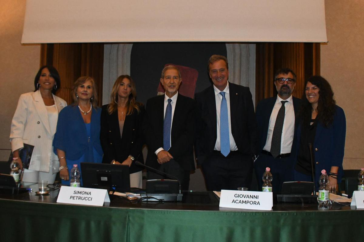 https://www.quotidianodelsud.it/wp-content/uploads/2026/07/musumeci-acampora-relatori-comm.jpeg