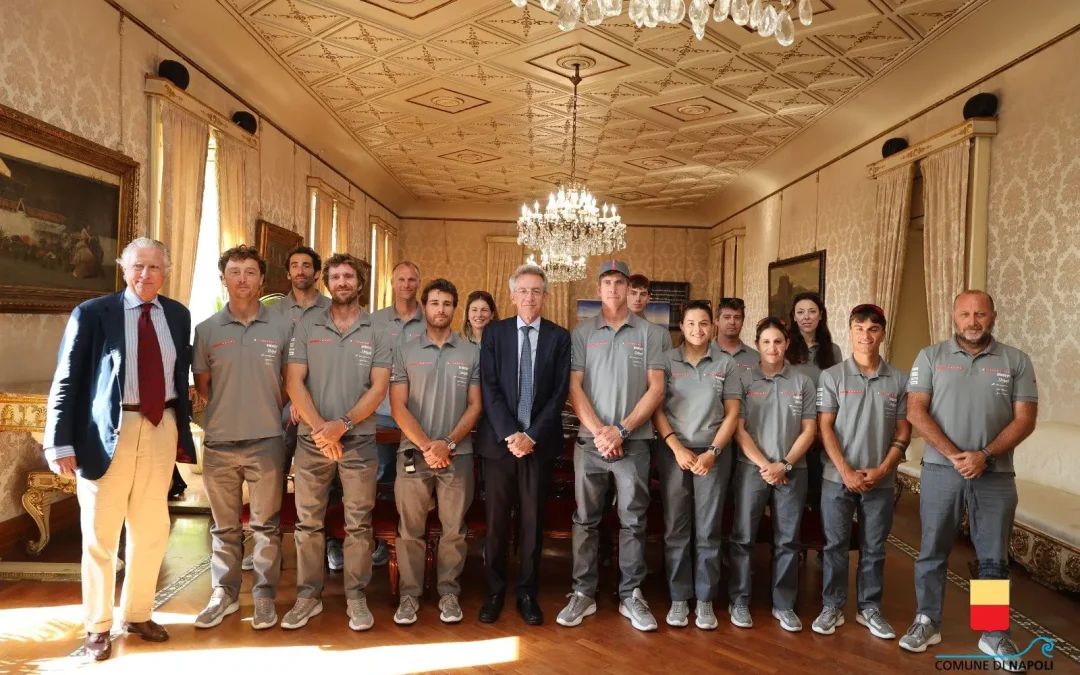 Il team di Luna Rossa ricevuto dal sindaco di Napoli Manfredi a Palazzo San Giacomo