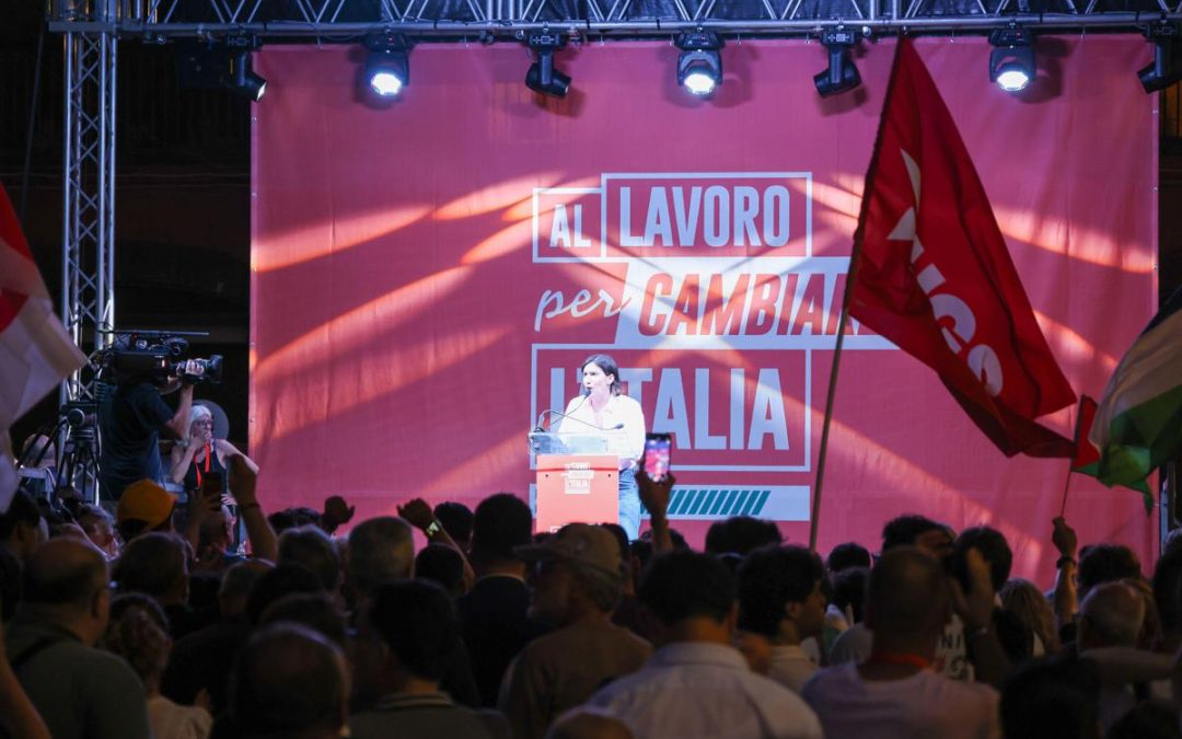 Centrosinistra, leader a Napoli lanciano volata ‘anti Meloni’. Contestatori interrompono comizio