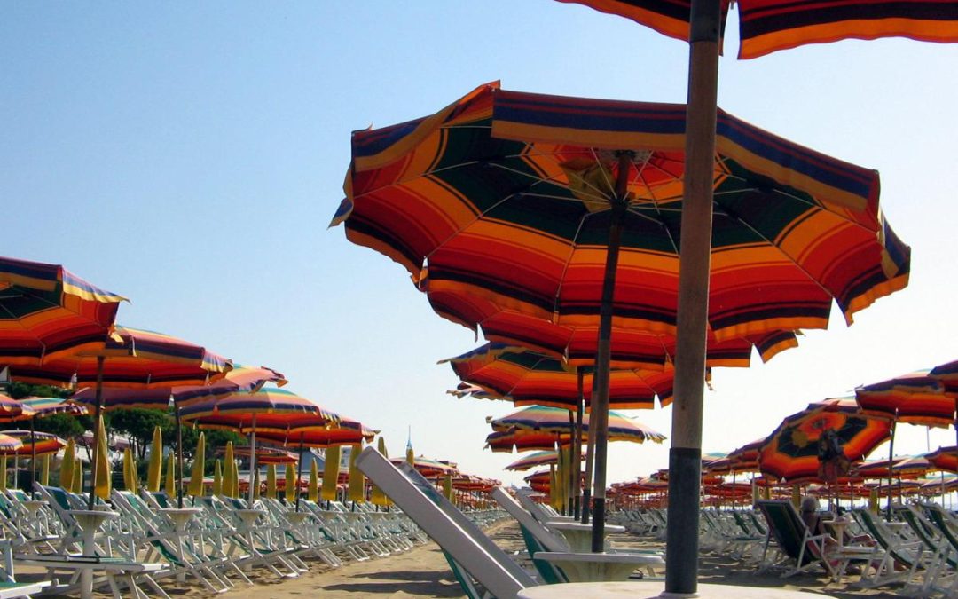 Borsa frigo in spiaggia? Il divieto di introdurre cibo è illegittimo