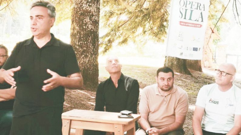 “A farla amare comincia tu – Opera Sila”, il festival che si ascolta camminando