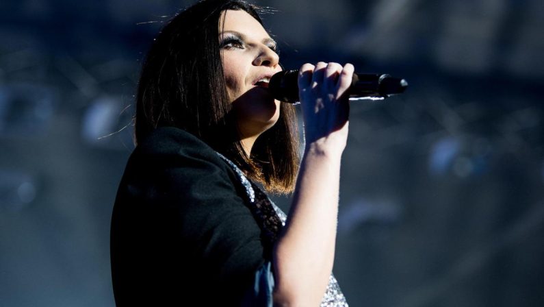 Mondiali, Laura Pausini, Robbie Williams e Tom Cruise protagonisti della cerimonia di chiusura