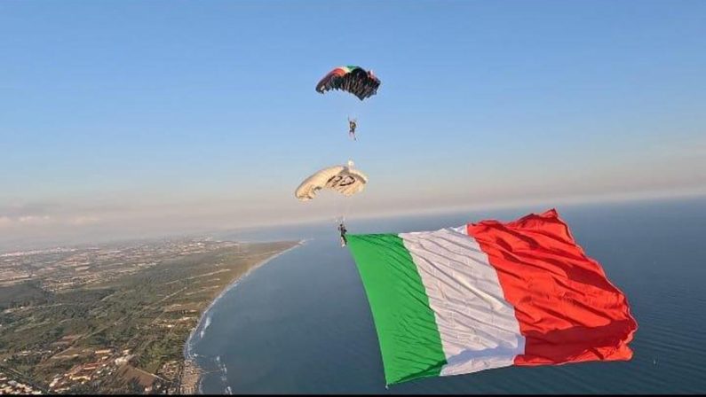 Paracadutismo, Carabinieri conquistano titolo italiano per precisione in atterraggio a squadre, all’Esercito tre titoli individuali