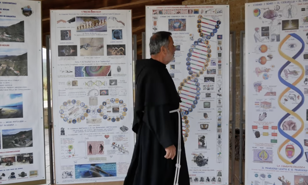 Fra Pio Marotti all'interno del Parco Museo Kolbe della Comunicazione