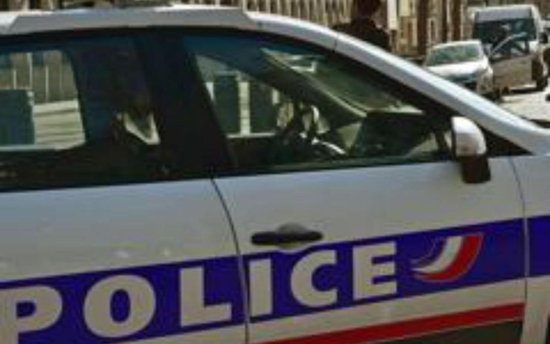Parigi, tre donne aggredite con un coltello: fermato un uomo