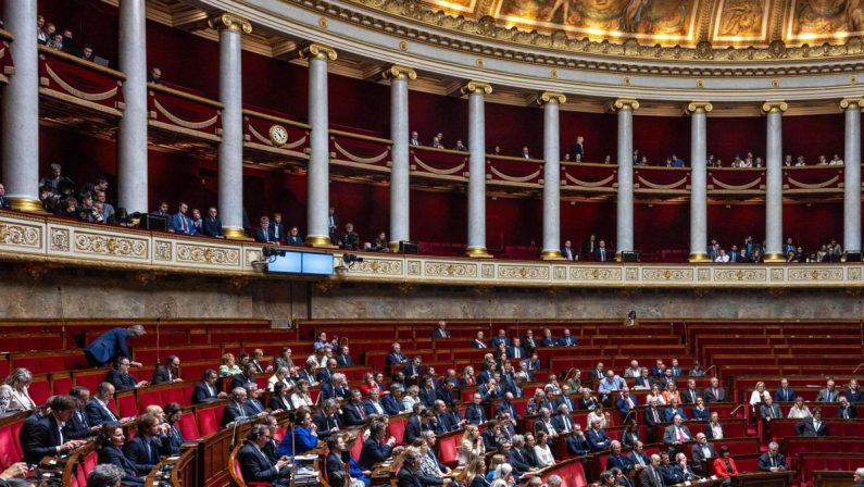 Francia, “diritto aiuto a morire” è legge. Macron: “Impegno mantenuto”
