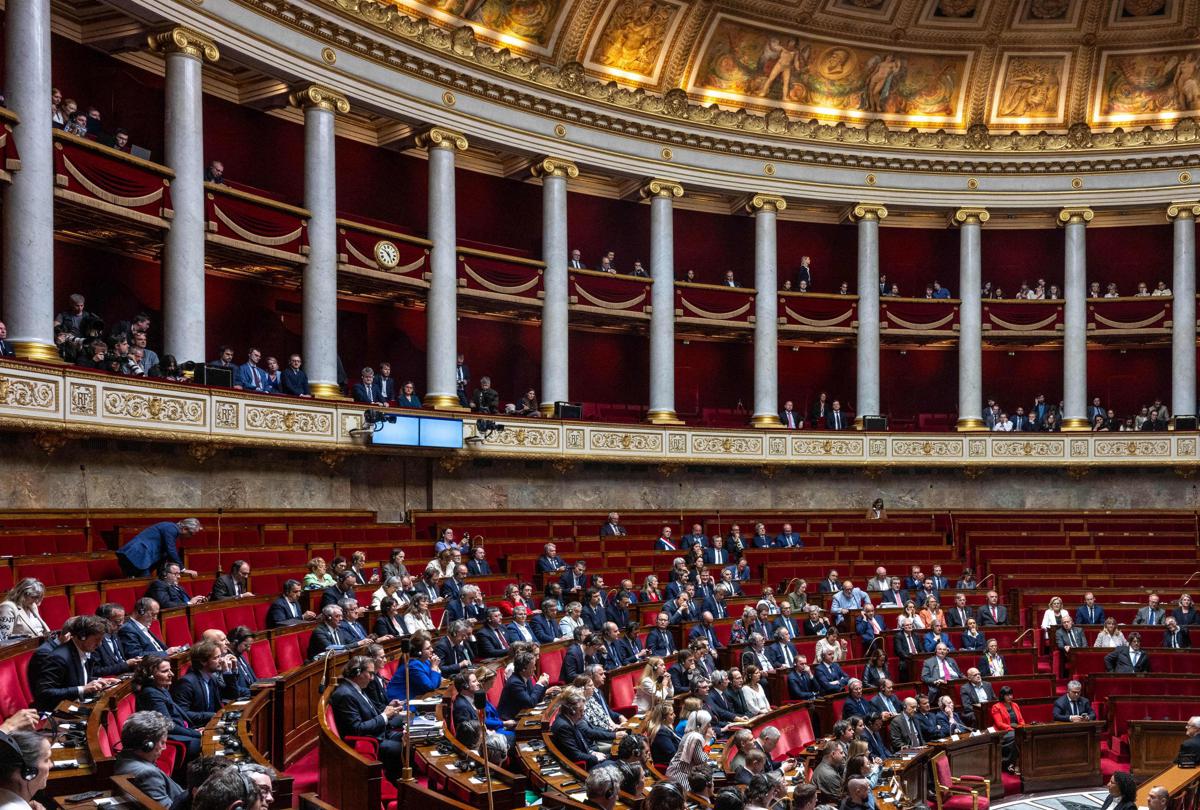 https://www.quotidianodelsud.it/wp-content/uploads/2026/07/parlamento-francese-ipa.jpeg