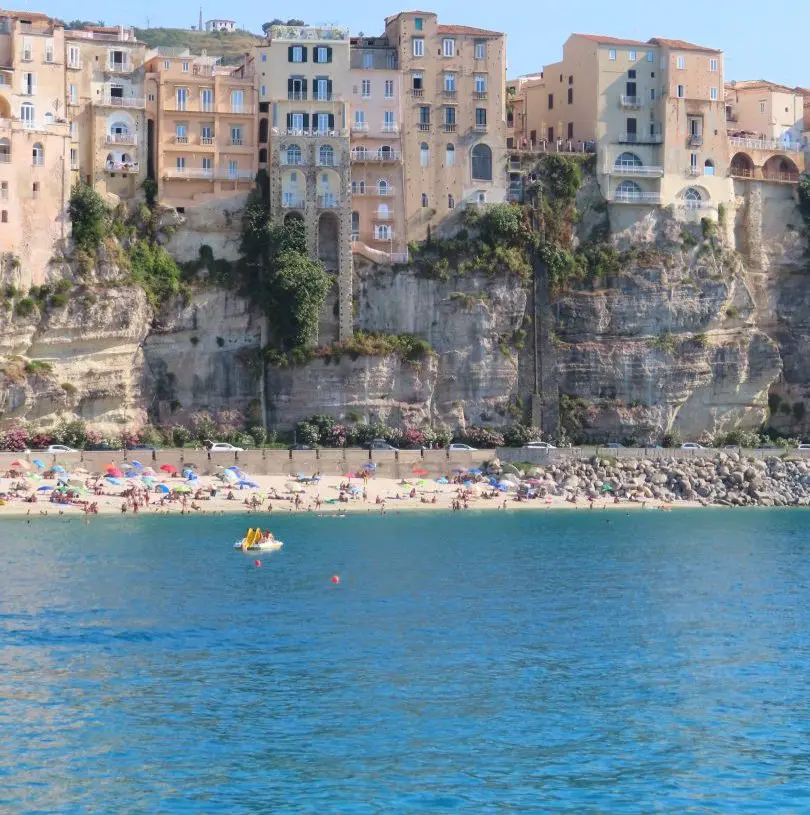 https://www.quotidianodelsud.it/wp-content/uploads/2026/07/pexels-isabella-pieroni-2160380678-36681293-e1783156179533.jpg