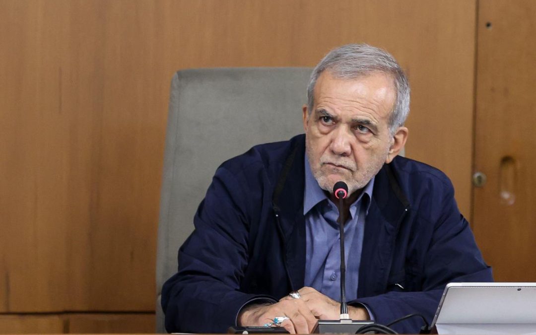 Iran, è scontro ai vertici del potere: i falchi accusano Pezeshkian e i negoziatori di ‘colpo di Stato’
