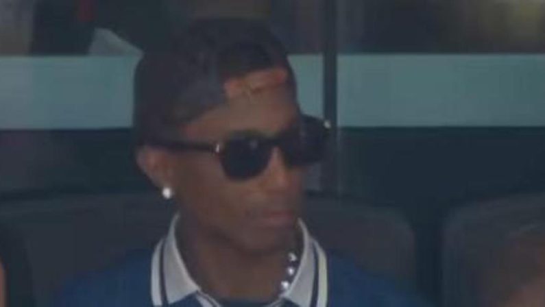 Mondiali, telecronisti non riconoscono Williams in tribuna: “Forse è un rapper…”