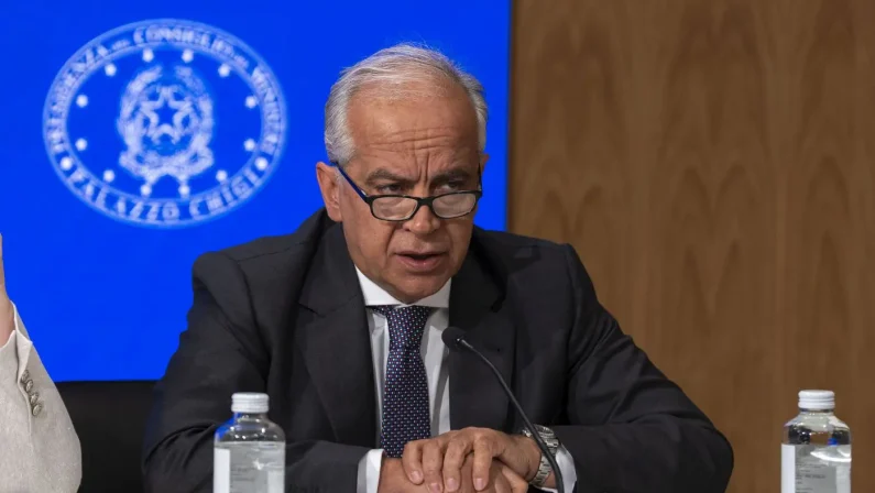 Il Cdm delibera lo scioglimento del consiglio comunale di Castellammare di Stabia. Proroga per Poggiomarino, Tremestieri Etneo e San Luca