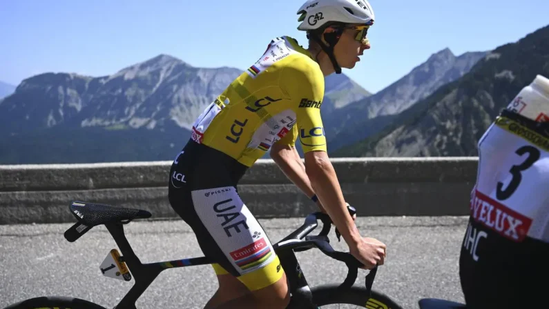 Acuto del leader Pogacar anche sull’Alpe d’Huez, trionfa nella 19^ tappa del Tour de France