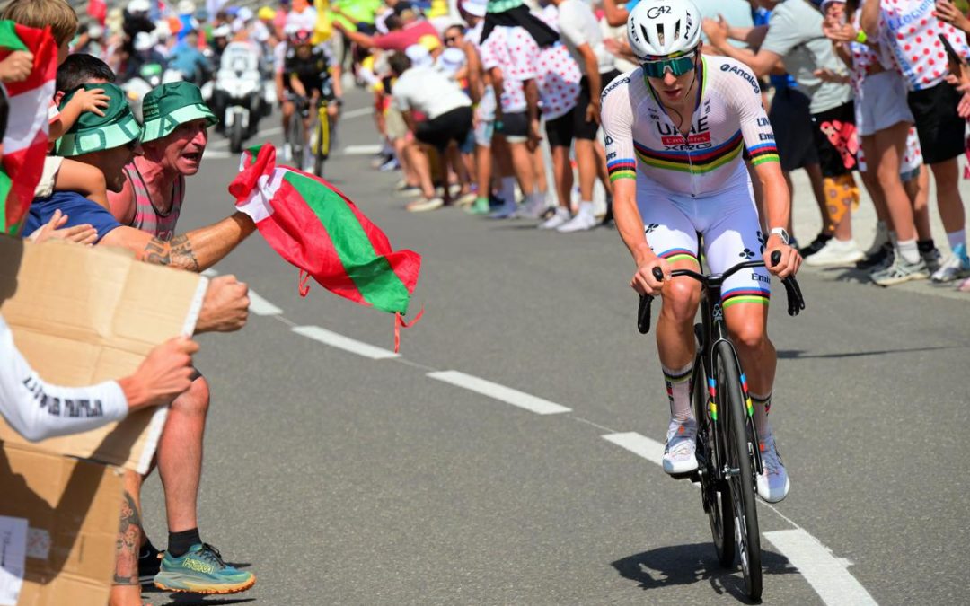 Tour de France, Pogacar domina la sesta tappa e riconquista la maglia gialla