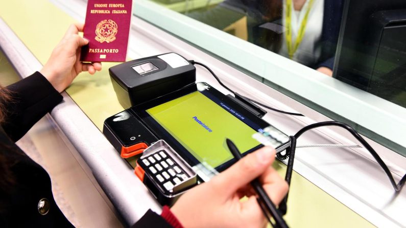 Poste, oltre 256 mila richieste gestite per rilascio passaporti