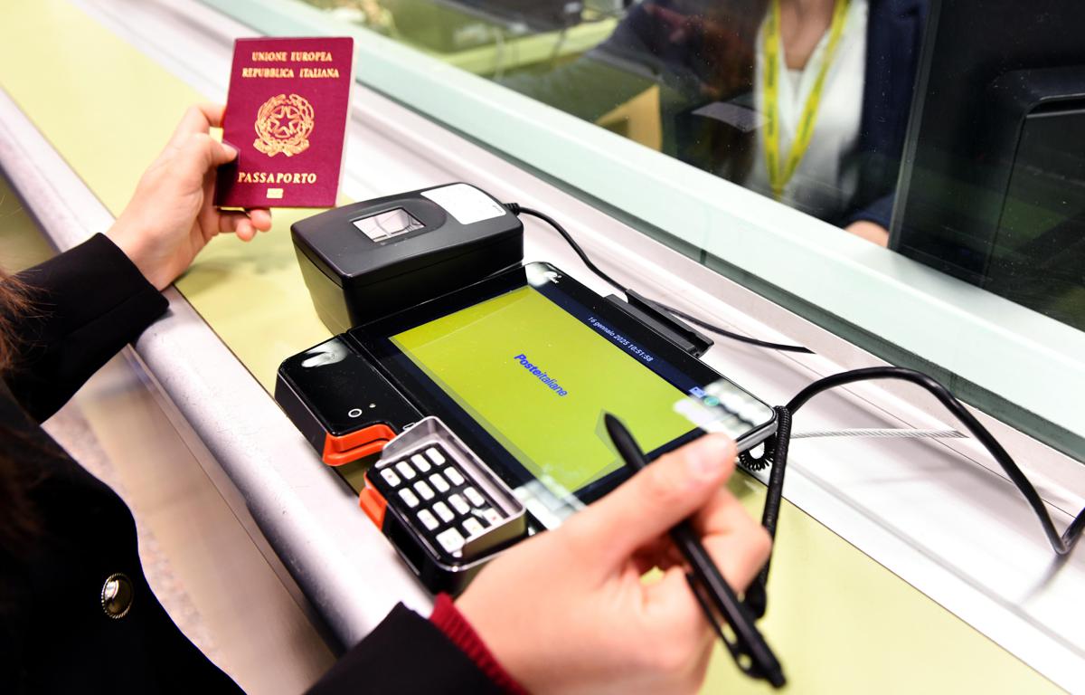 https://www.quotidianodelsud.it/wp-content/uploads/2026/07/polis-passaporti-poste-comm.jpeg