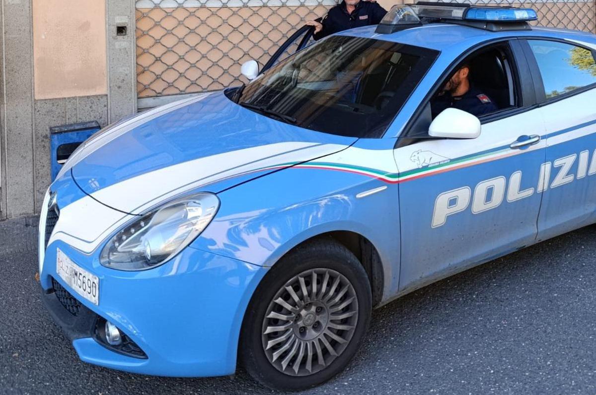 https://www.quotidianodelsud.it/wp-content/uploads/2026/07/polizia-auto-ufs.jpeg