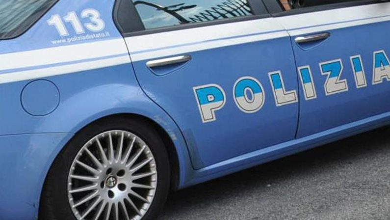 Lite di coppia dopo il viaggio in Nigeria, chiama la polizia perché il marito rifiuta un rapporto intimo