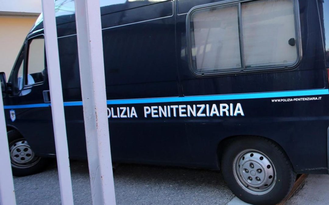 Viterbo, detenuto uccide a coltellate compagno di cella