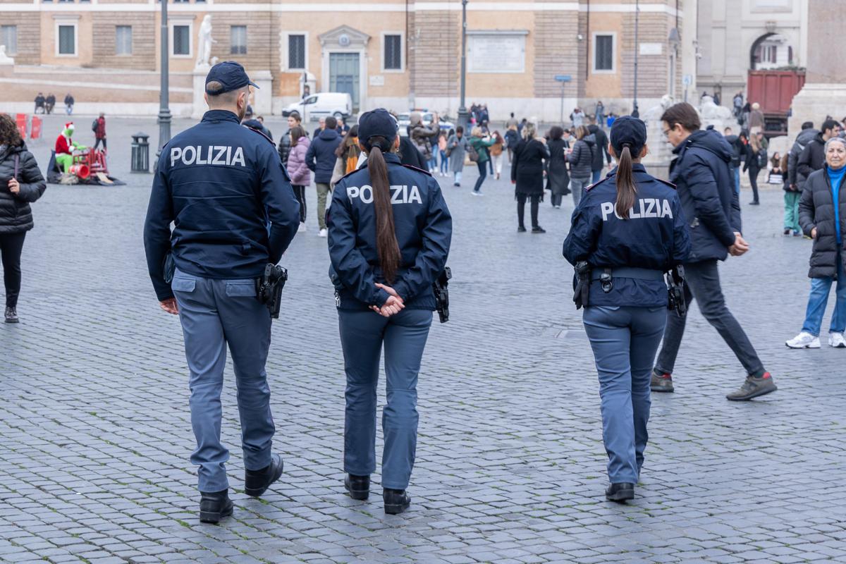 https://www.quotidianodelsud.it/wp-content/uploads/2026/07/polizia-roma-ipa.jpeg