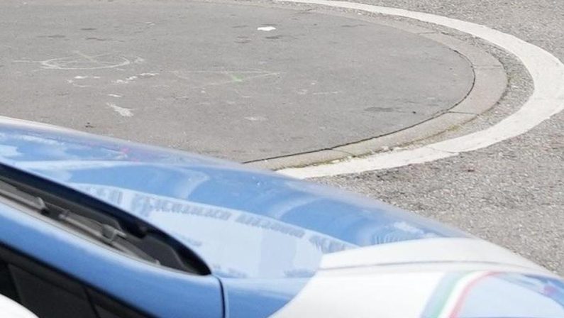Bologna, 43enne ammanettato muore durante intervento polizia