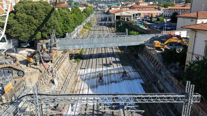 Firenze, nuovo stop ai treni da stasera fino al 30 luglio per lavori Ponte al Pino